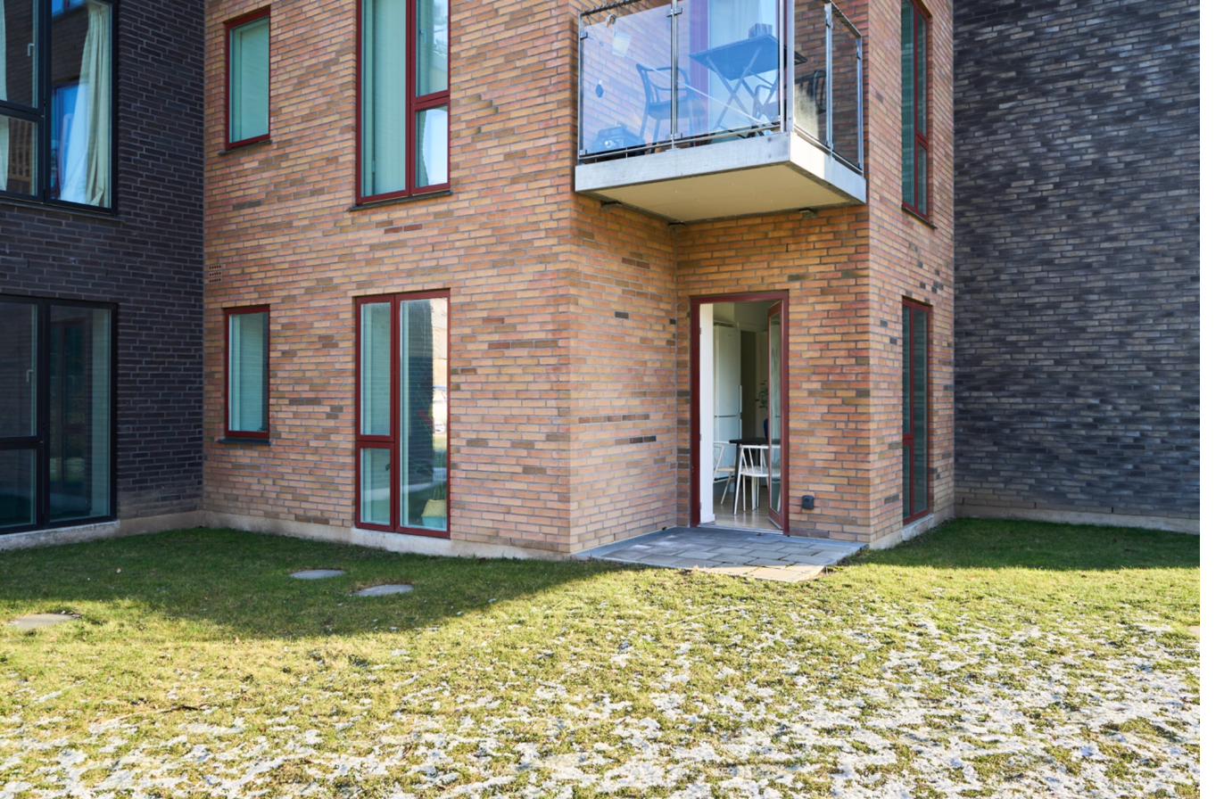 Moderne køkken med hvidevarer